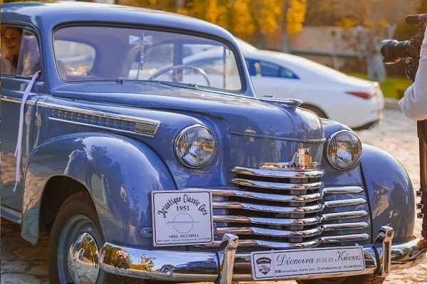 Add a Vintage Touch to Your Wedding - 9